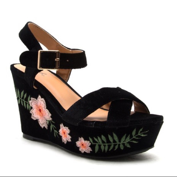 Qupid Ardor Pink Blush Velvet Floral Wedge Sandal - Picture 10 of 12